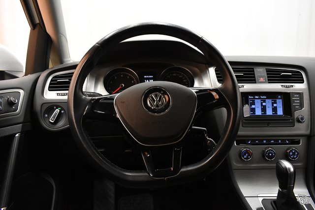 Volkswagen Golf 15
