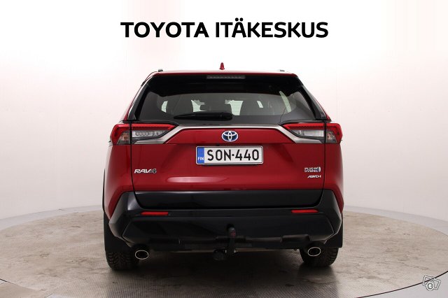 Toyota RAV4 Plug-in 4