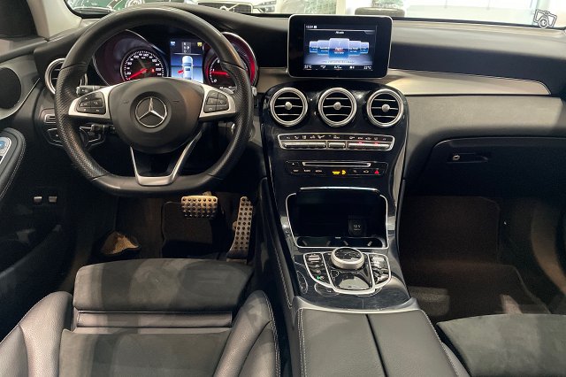 MERCEDES-BENZ GLC 8