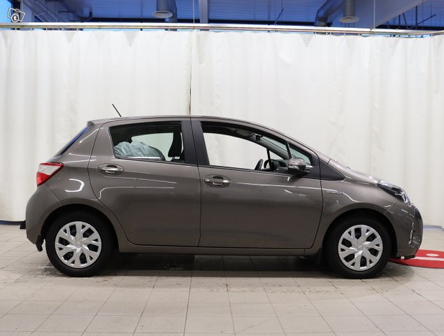 Toyota Yaris 2