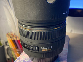 Sigma EX 30mm / 1:1.4, Objektiivit, Kamerat ja valokuvaus, Hollola, Tori.fi Sigma EX 30mm / 1:1.4, Objektiivit, Kamerat ja valokuvaus, Hollola, Tori.fi
