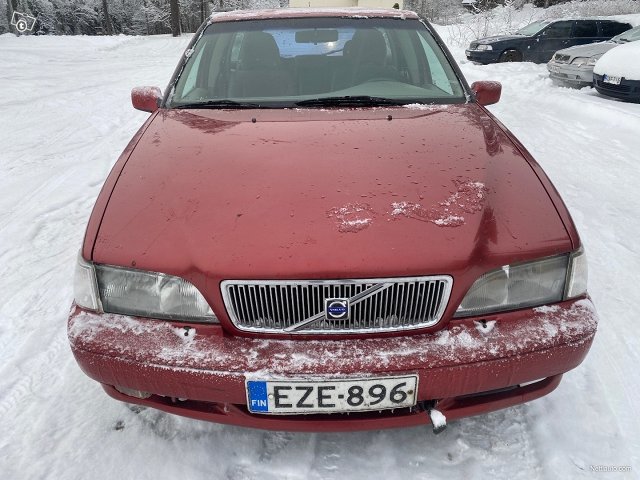 Volvo V70 2