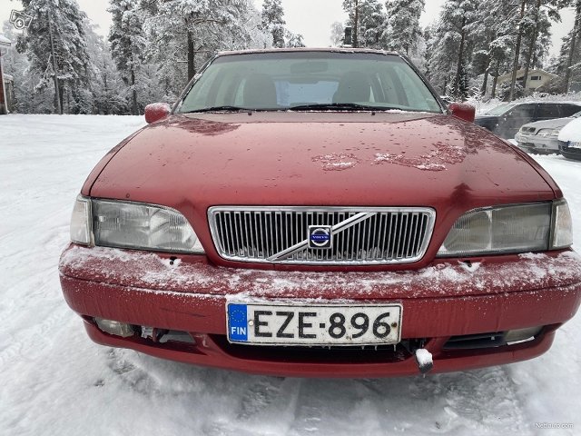 Volvo V70 3