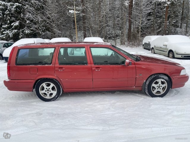 Volvo V70 5