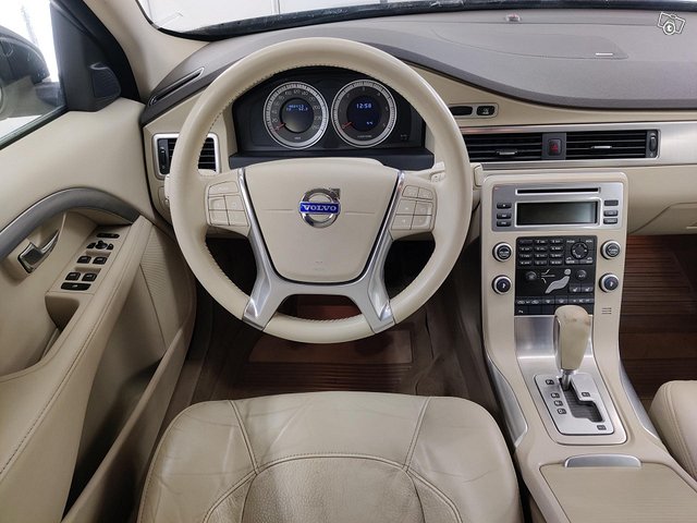 Volvo V70 7