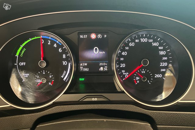 VOLKSWAGEN PASSAT 12
