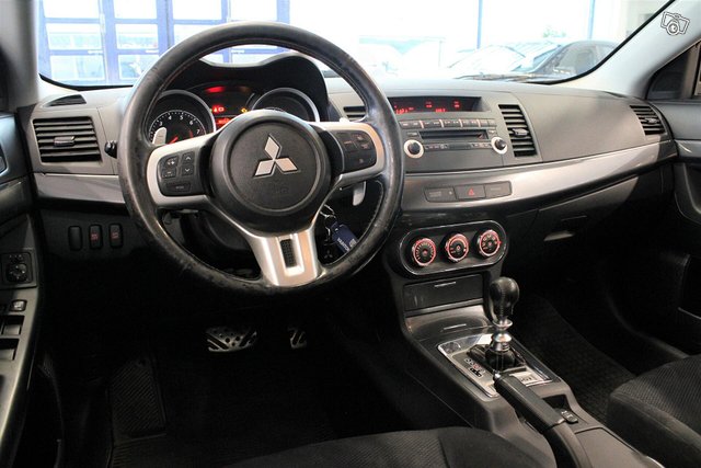 Mitsubishi Lancer 13