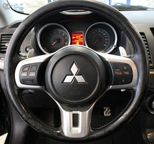 Mitsubishi Lancer 18