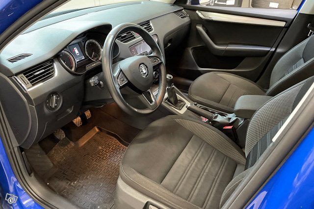 SKODA OCTAVIA 8