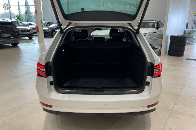 SKODA SUPERB 10