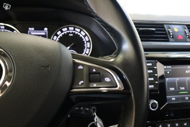 SKODA SUPERB 19