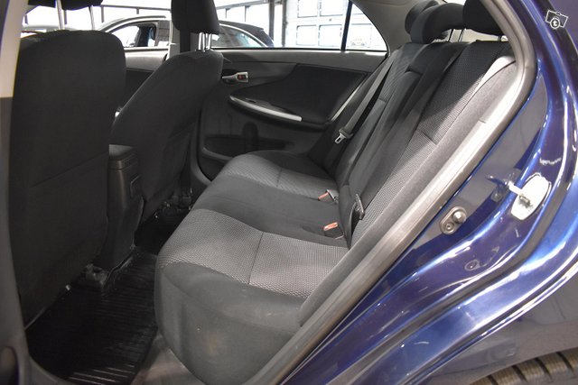 Toyota Corolla 12
