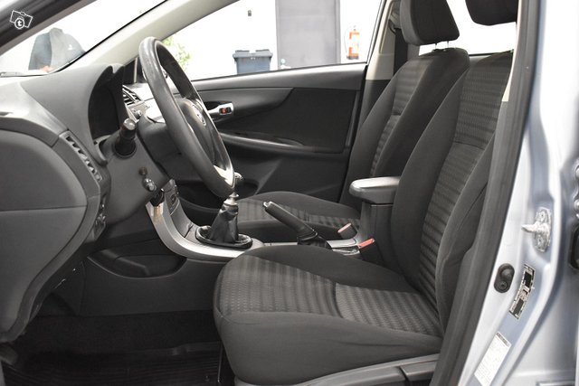 Toyota Corolla 10