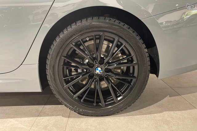 BMW 330 11