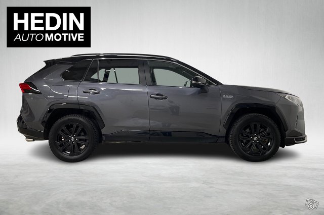 Toyota RAV4 Plug-in 6