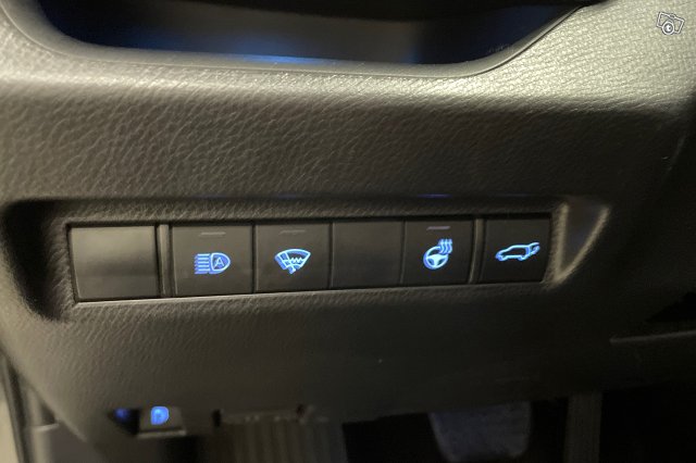 Toyota RAV4 Plug-in 14
