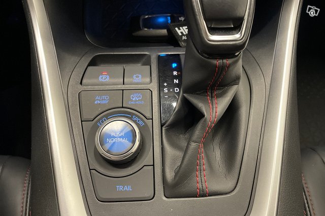 Toyota RAV4 Plug-in 21