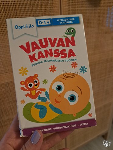 Oppi ja Ilo Puuhaa vauvan kanssa kortit, ...