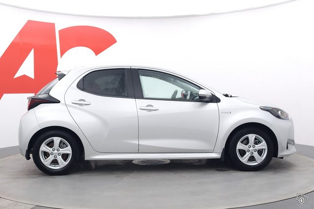 Toyota Yaris 6
