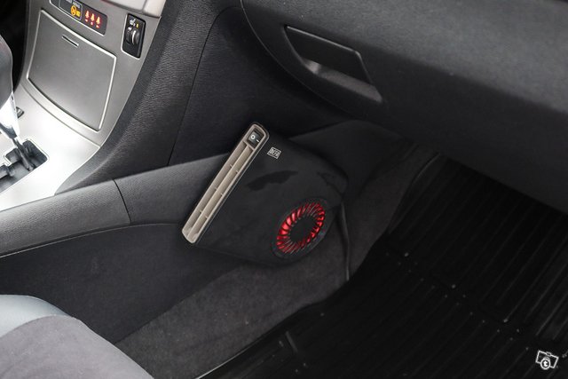 Toyota Avensis 21