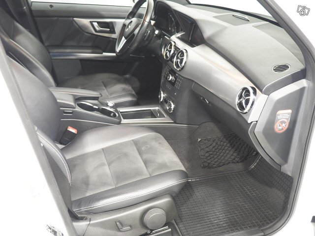 Mercedes-Benz GLK 8