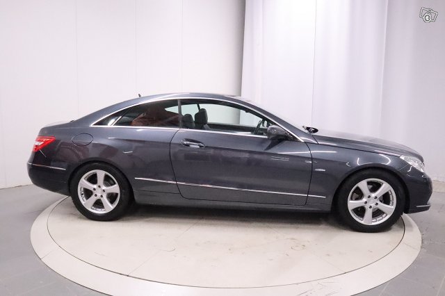 Mercedes-Benz E 4
