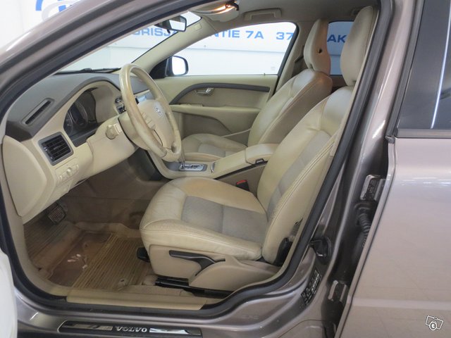 Volvo V70 5