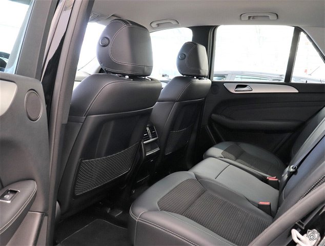 Mercedes-Benz ML 8