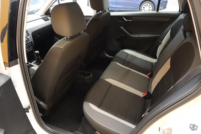 Skoda Rapid 11