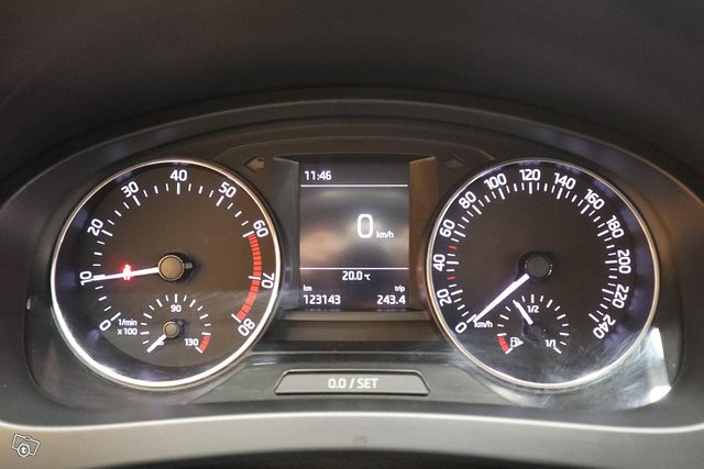 Skoda Rapid 13