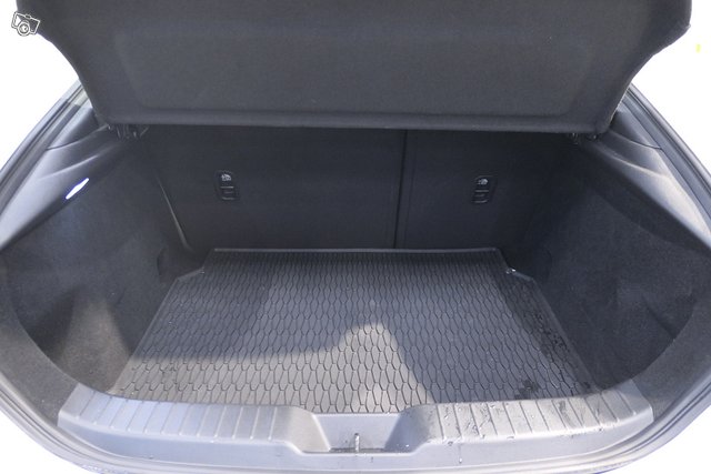 Mazda Mazda3 9