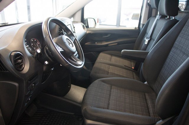 Mercedes-Benz Vito 5
