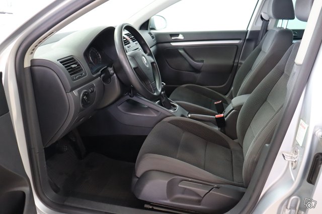 Volkswagen GOLF 8