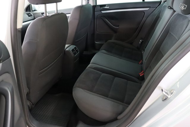 Volkswagen GOLF 9