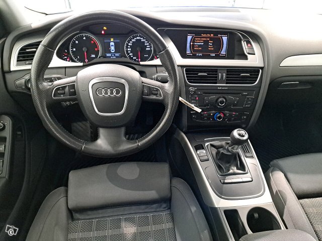 AUDI A4 11