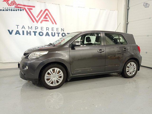 Toyota Urban Cruiser 3