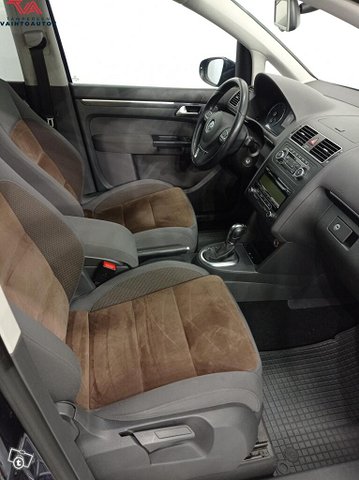 Volkswagen Touran 11
