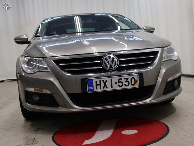 Volkswagen Passat CC 8