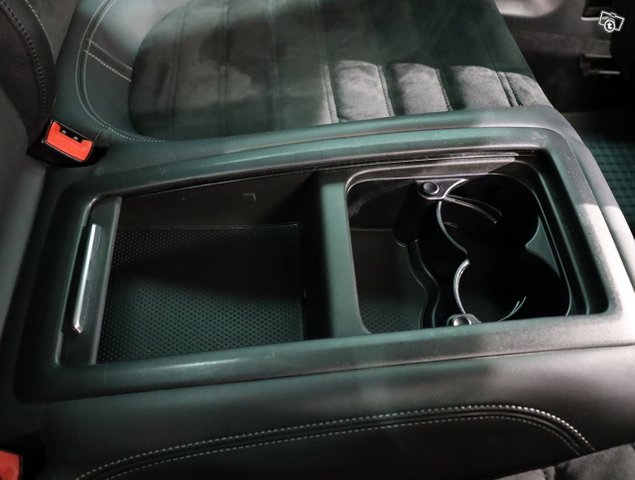 Volkswagen Passat CC 12