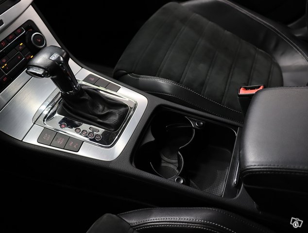 Volkswagen Passat CC 19