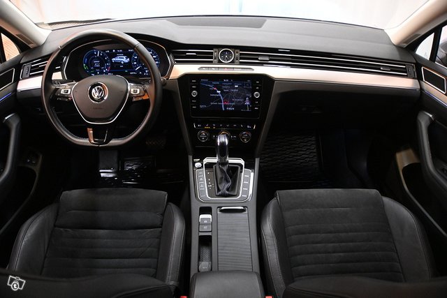 Volkswagen Passat 10