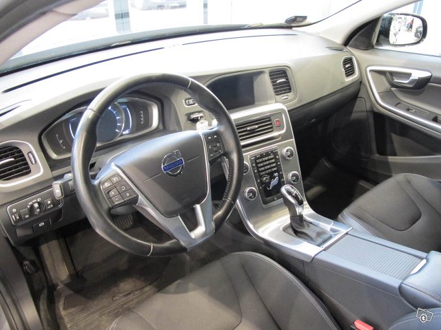VOLVO V60 Cross Country 7