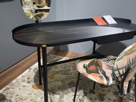 Calligaris Madame -työ/kampauspöytä (OvH 2313,-), Pöydät ja tuolit, Sisustus ja huonekalut, Helsinki, Tori.fi Calligaris Madame -työ/kampauspöytä (OvH 2313,-), Pöydät ja tuolit, Sisustus ja huonekalut, Helsinki, Tori.fi