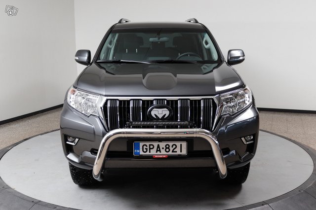 TOYOTA LAND CRUISER 2