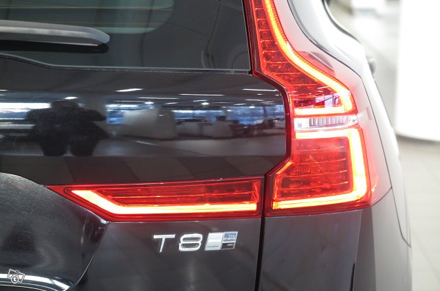 VOLVO XC60 6