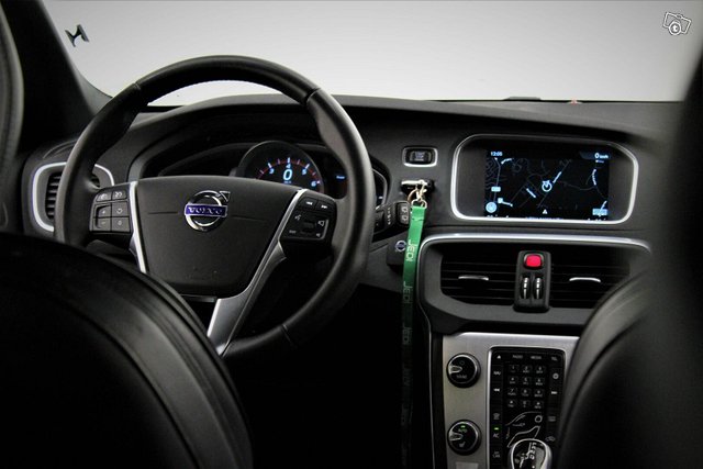 Volvo V40 4