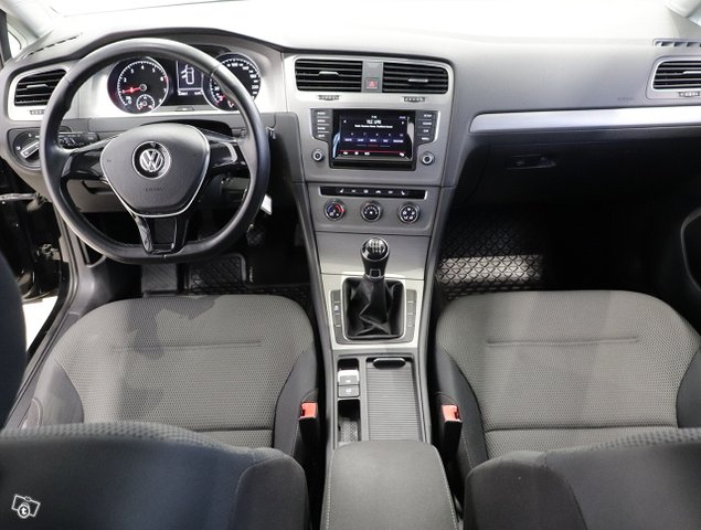 Volkswagen Golf 12