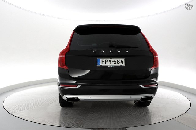 Volvo XC90 4