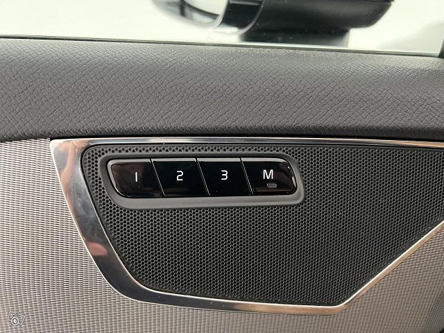 Volvo XC90 13