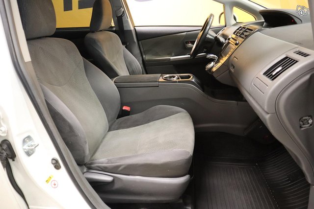 Toyota Prius+ 9